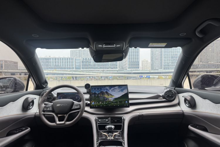 Used BYD Frigate 07 2023 DM-i 100KM Flagship Model Interior 3