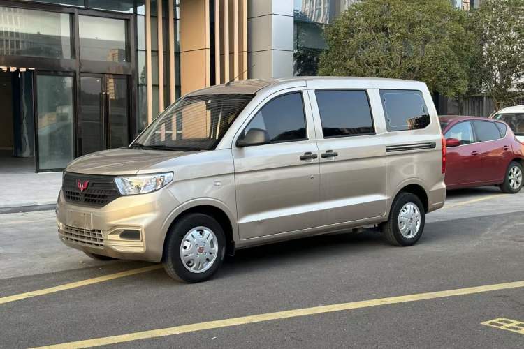 Used Wuling Hongguang V 2022 1.5L Jingqu Edition Electric-Assist LAR