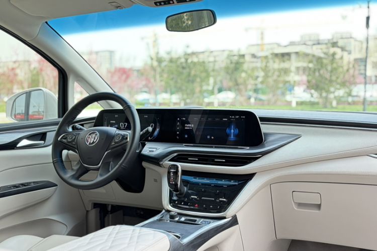 Used Buick GL8 2021 ES Landtrek 653T Comfort Edition Interior 4