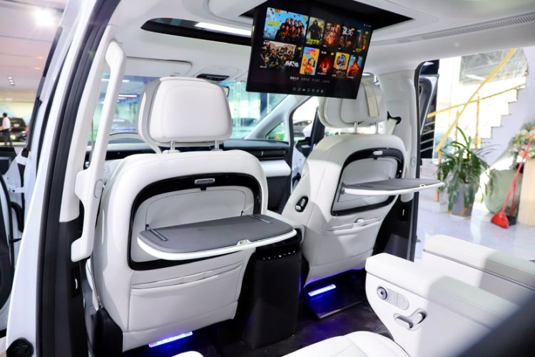 Used XPeng X9 2024 702 Ultra-Long Range Max
