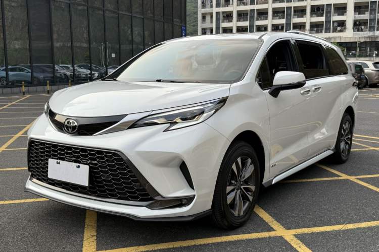 Used Toyota Granvia 2024 2.5L Hybrid Luxury Edition Exterior 1