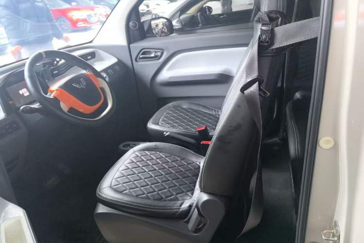 Used Wuling Hongguang MINIEV 2021 Macaron Premium Model – Lithium Iron Phosphate