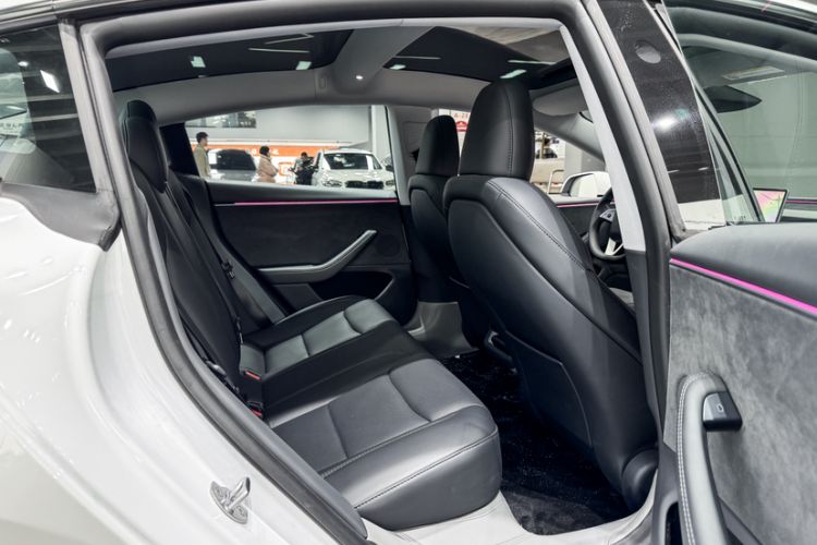 Used Tesla Model 3 2025 Long-Range All-Wheel-Drive Version
