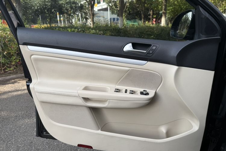 Used Volkswagen Golf 2011 1.4 TSI Luxury Touring Edition