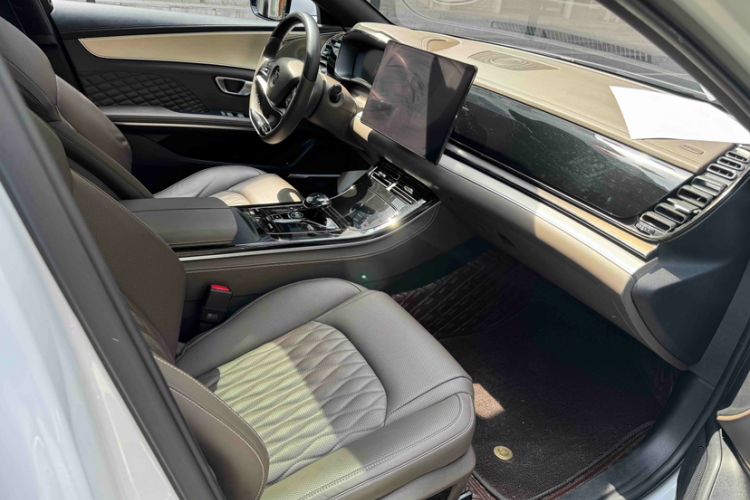 Used BYD Han 2023 EV Champion Edition 506KM Front-Wheel-Drive Premium Model Interior 1