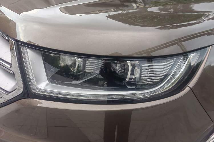 Used Ford Edge 2016 EcoBoost 245 Four-Wheel Drive Titanium Edition 7-Seater
