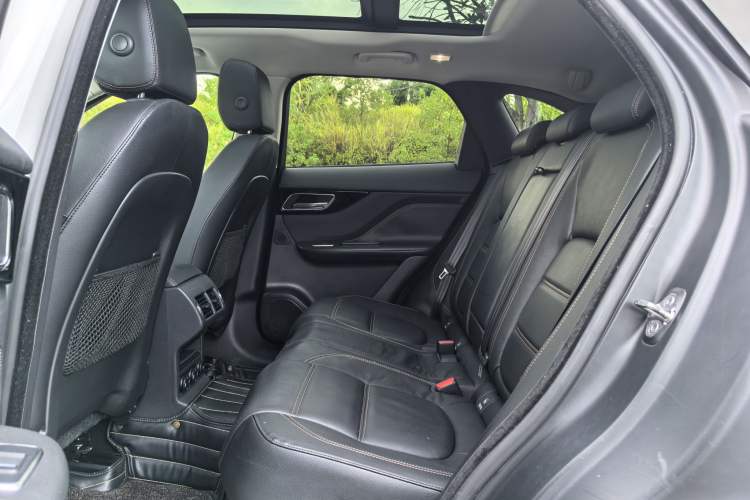 Used Jaguar F-PACE 2018 2.0T Two-Wheel Drive Urban Deluxe Edition