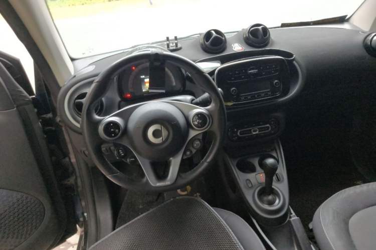 Used smart fortwo 2015 1.0L 52 kW Hardtop Passion Edition