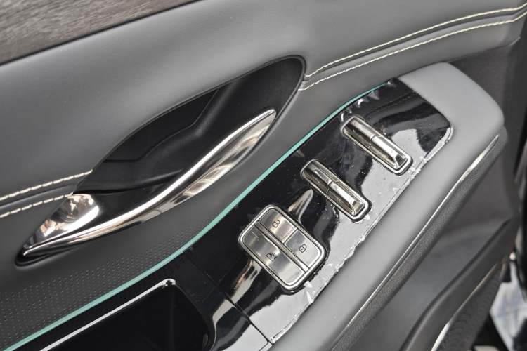 Used JETOUR Shanhai L9 2025 1.5TD 2DHT Luxury Edition 7-Seater
