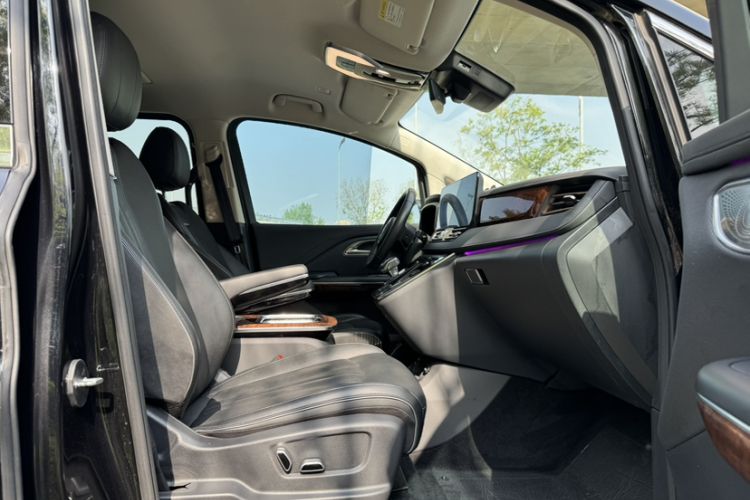 Used Hongqi HQ9 2023 2.0T Smart Connect Flagship Edition Right Front Seat