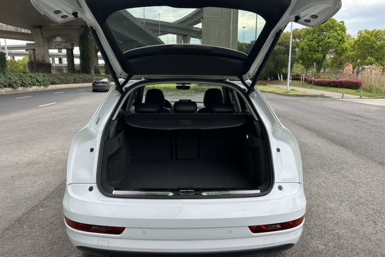 Used Audi Q3 2016 35 TFSI quattro all-wheel-drive style model Trunk