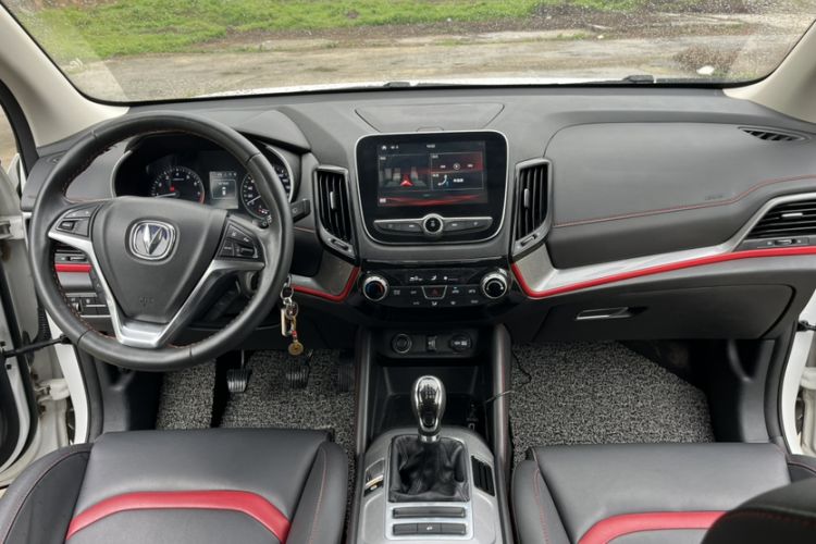 Used CHANGAN CS55 2018 1.5T Manual Colorful Model China V Standard Interior 4
