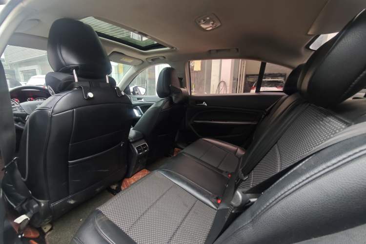 Used Peugeot 408 2018 350THP Automatic Luxury Edition Interior 4