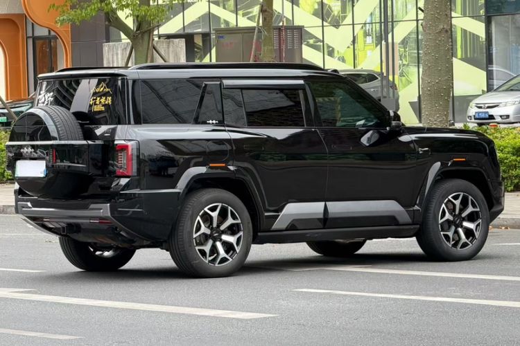 Used Formula Leopard 8 2025 Smart & Brave Flagship Edition 7 Seats Exterior 2