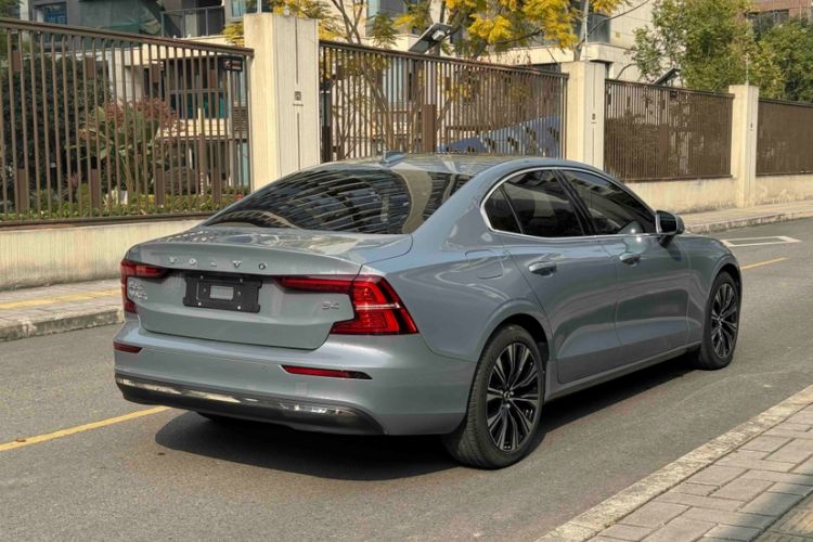 Used Volvo S60 2023 B4 Zhiyuan Luxury Edition

