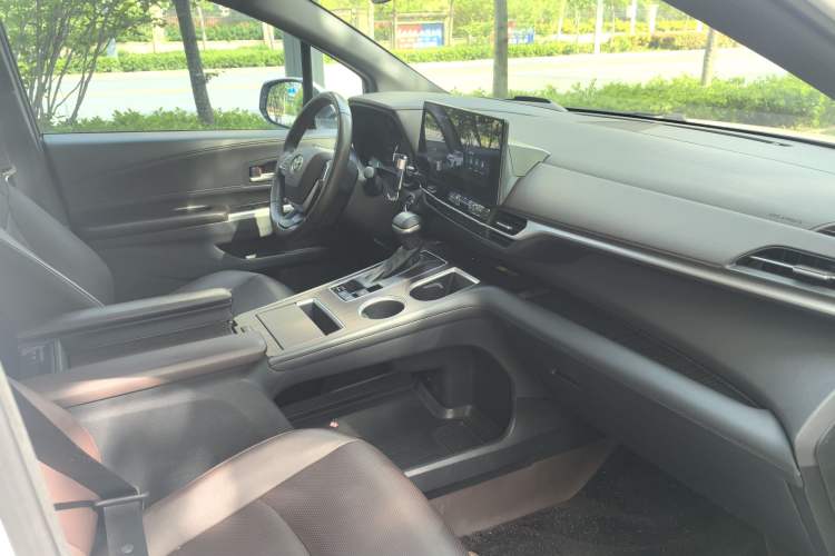 Used Toyota Granvia 2024 2.5L Hybrid Prestige PLUS Four-Wheel Drive Version Interior 7