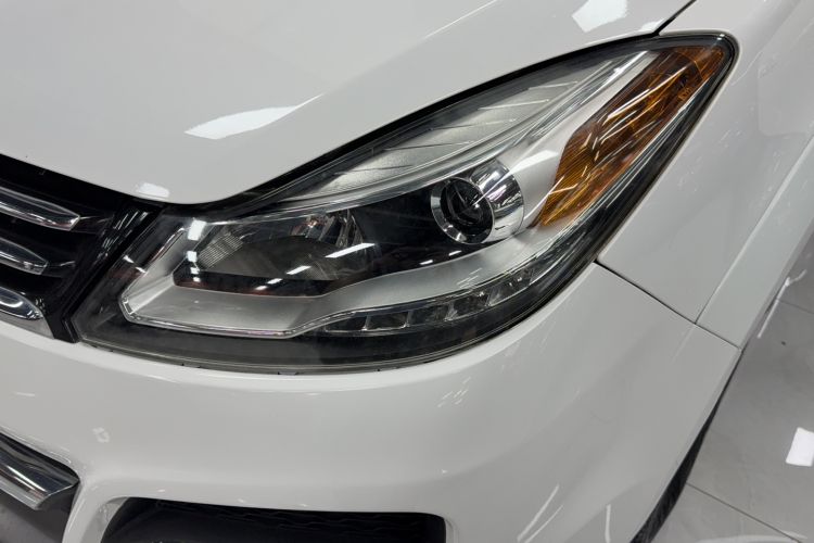 Used JMC Yusheng S350 2013 2.4T Automatic 4x4 Diesel Luxury 5-Seater Left Front Headlight