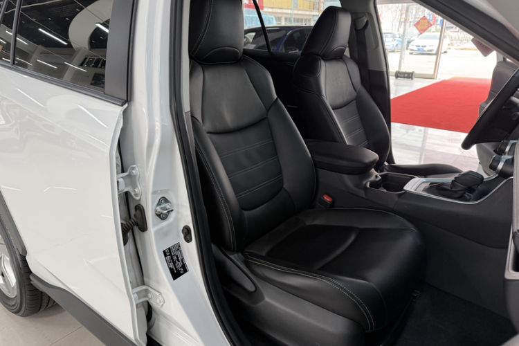 Used Toyota RAV4 2021 2.0L CVT 4x4 Trend Edition
