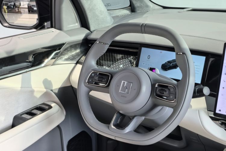 Used Zeekr 009 2024 Six-Seat Executive Version 4WD 108 kWh
