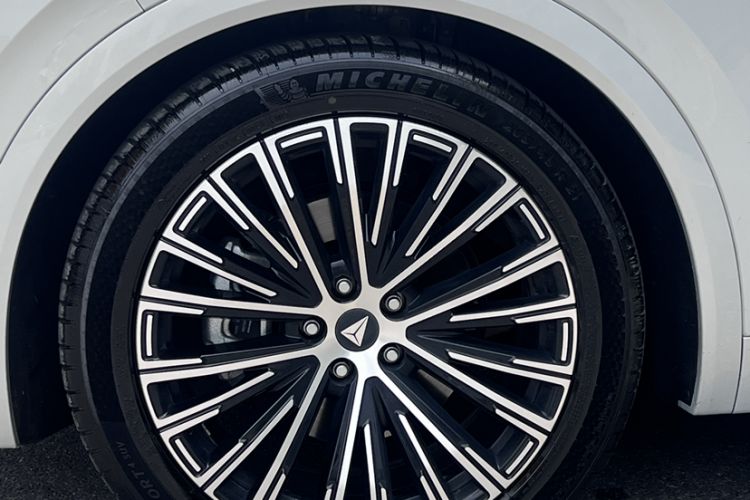 Used Deepal S09 2025 Four-Wheel Drive Ultra+ Custom Edition