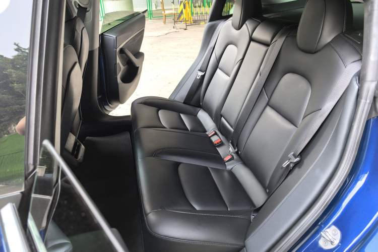 Used Tesla Model 3 2020 Standard Range Rear-Wheel Drive Upgraded Version Interior 3