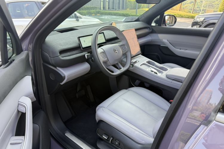 Used Nio EC6 2024 75 kWh Interior 5