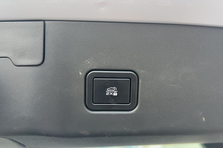 Used CHANGAN UNI-V 2023 1.5T Prestige Model
