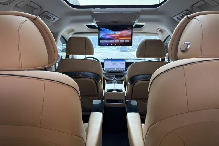 Used Denza D9 2024 EV 620 Premium Model