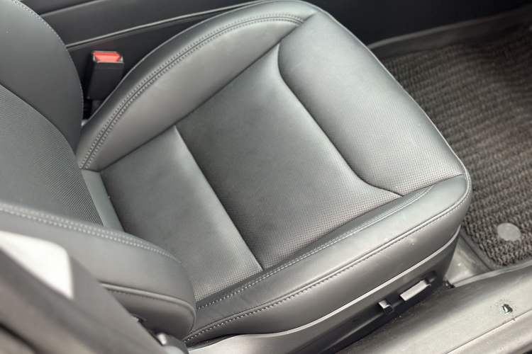 Used Tesla Model 3 2023 Rear-Wheel-Drive Version
