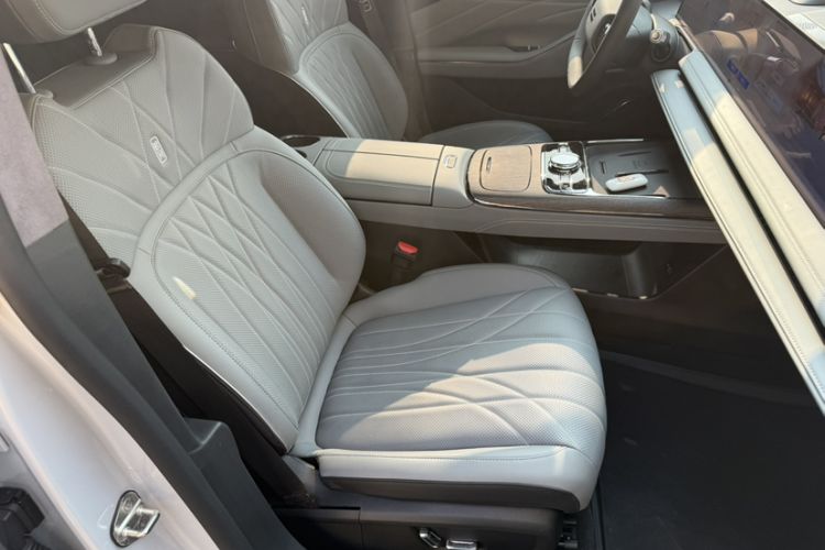 Used Geely Galaxy E8 2025 700 km Long-Range Intelligent Driving Version
