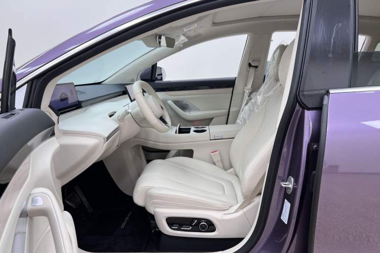 Used Hima Luxeed R7 2024 All-Electric 802 km Max
