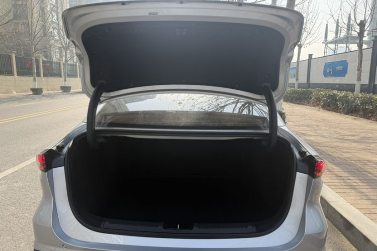 Used Geely Galaxy L6 2025 EM-i 140km Starship Edition
