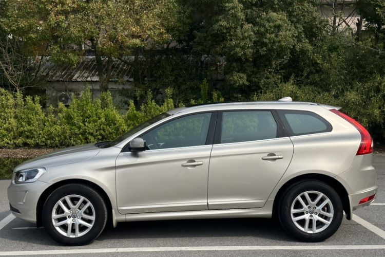 Used Volvo XC60 2017 T5 Smart Upgrade Edition