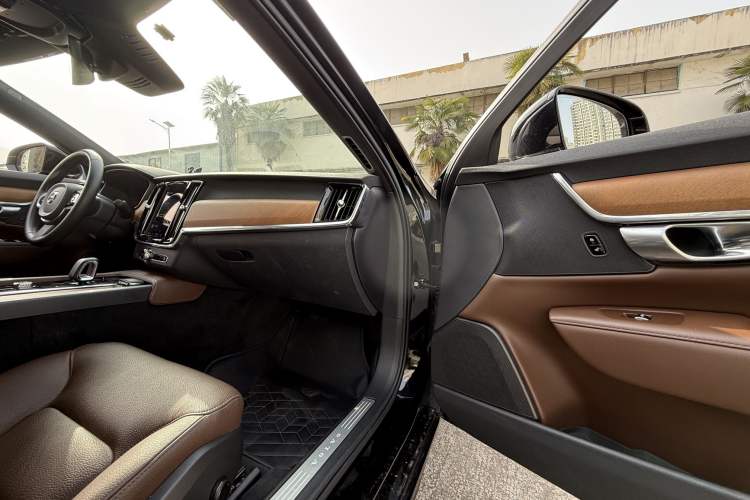 Used Volvo S90 2023 B5 Zhiyi Luxury Edition