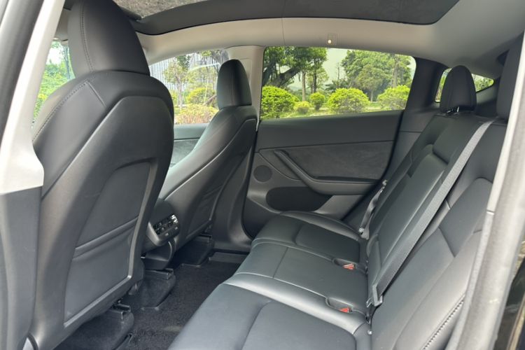 Used Tesla Model Y 2024 Rear-Wheel-Drive Version Interior 7