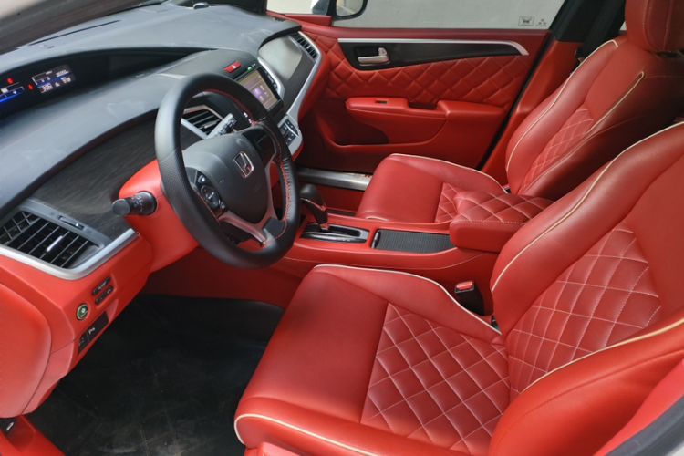 Used Honda Jade 2013 1.8L automatic Comfort version 5 seats
