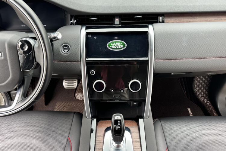 Used Land Rover Discovery Sport 2020 249 PS R-Dynamic Performance Edition Interior 12