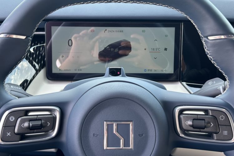 Used Zeekr 009 2024 Six-Seat Executive Version 4WD 108 kWh
