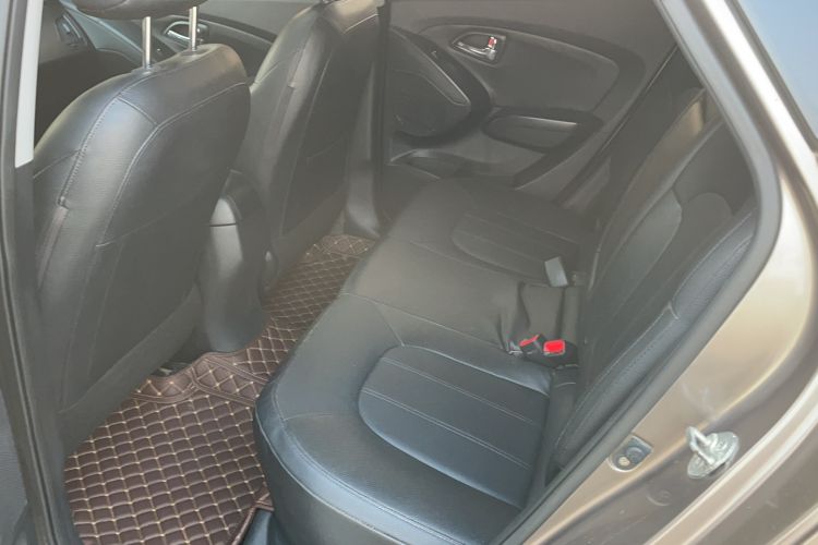 Used Hyundai ix35 2013 2.0L Automatic Two-Wheel Drive Smart GLS China IV Standard