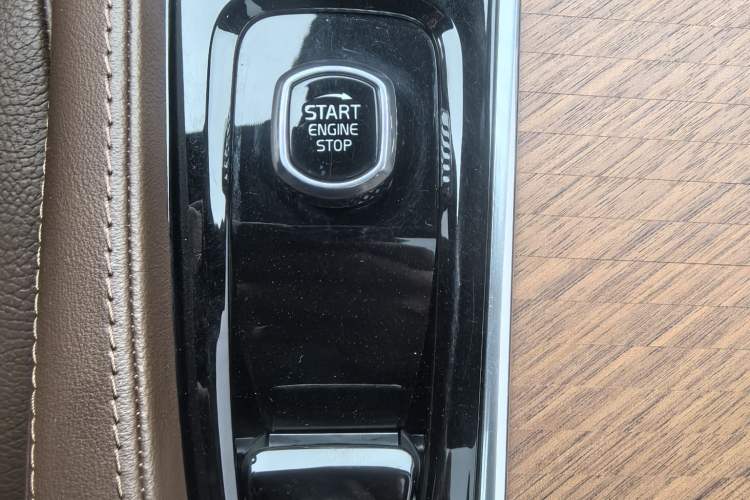 Used Volvo XC90 2023 B5 SmartDrive Luxury Edition 5 Seats