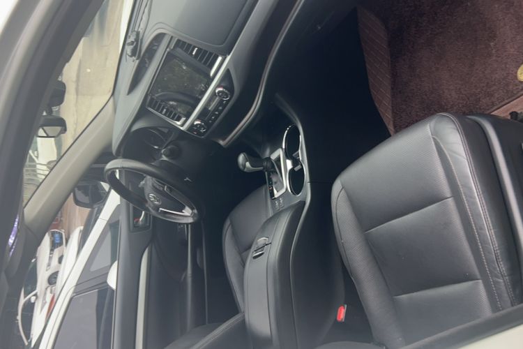 Used Toyota Highlander 2017 2.0T Two-Wheel Drive Luxury Edition 7 Seats