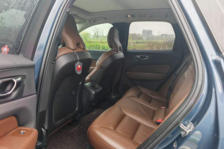 Used Volvo XC60 2020 T5 4x4 Smart Luxury Edition Interior 2