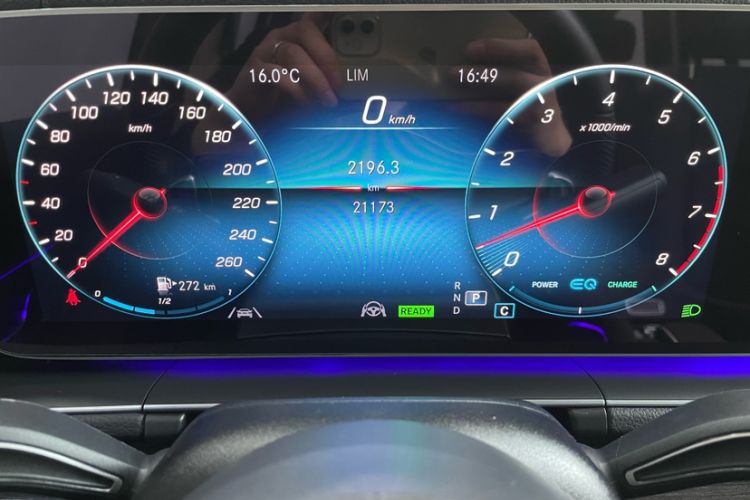 Used Mercedes-Benz GLS 2023 Second Facelift GLS 450 4MATIC Stylish Version Odometer Close Up