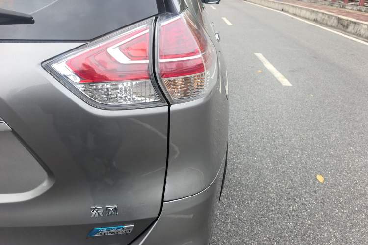 Used Nissan X-Trail 2014 2.5L CVT Luxury Edition 4WD Exterior 9