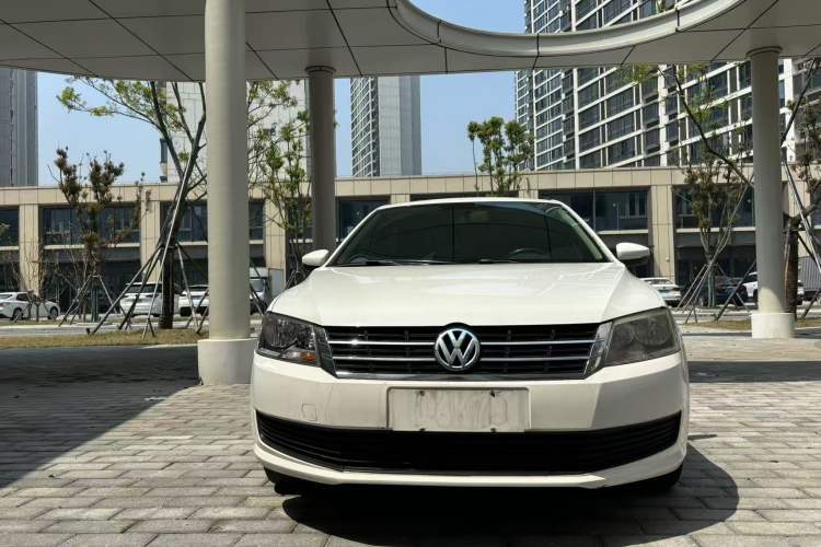 Used Volkswagen Lavida 2013 Revised Classic 1.6L Automatic Fashion Edition