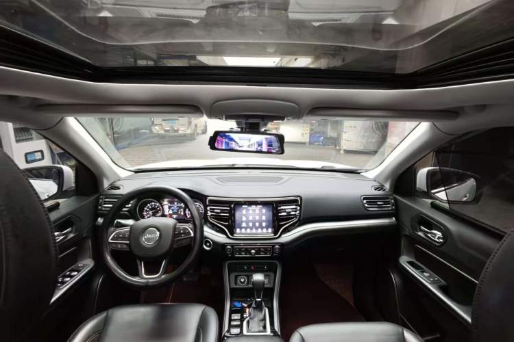 Used Jeep Commander 2018 2.0T Two-Wheel Drive Enjoy Edition China V