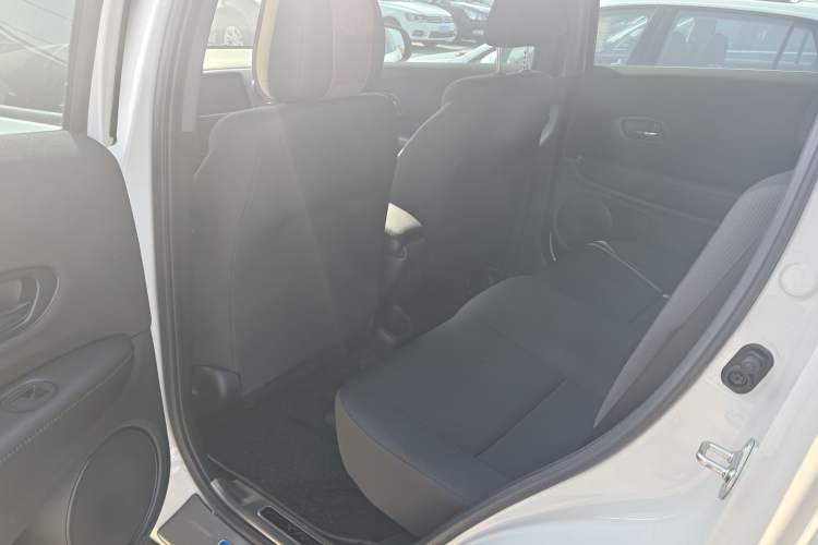 Used Honda XR-V 2021 1.5L CVT Classic Edition Interior 4