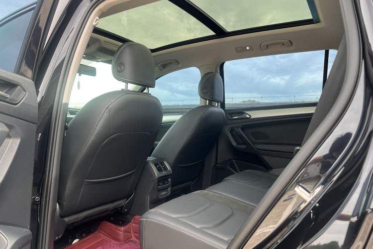 Used Volkswagen Tiguan L 2019 Updated Version 330TSI Automatic Two-Wheel Drive Panoramic Comfort Edition China VI Standard