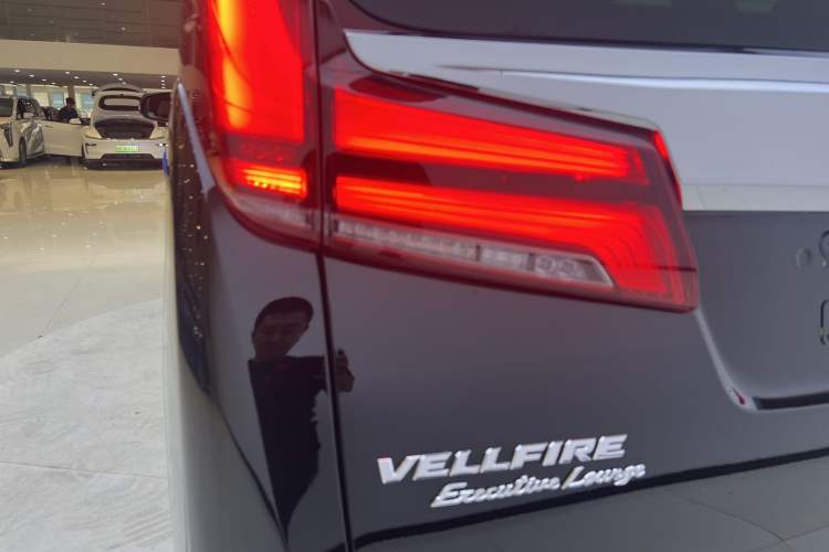 Used Toyota Vellfire 2020 Dual-Engine 2.5L HV Prestige Edition Exterior 5