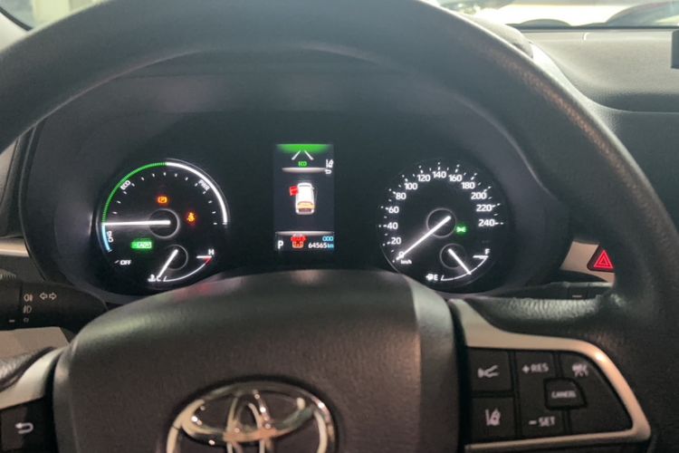 Used Toyota Granvia 2023 2.5L Hybrid Comfort Edition
